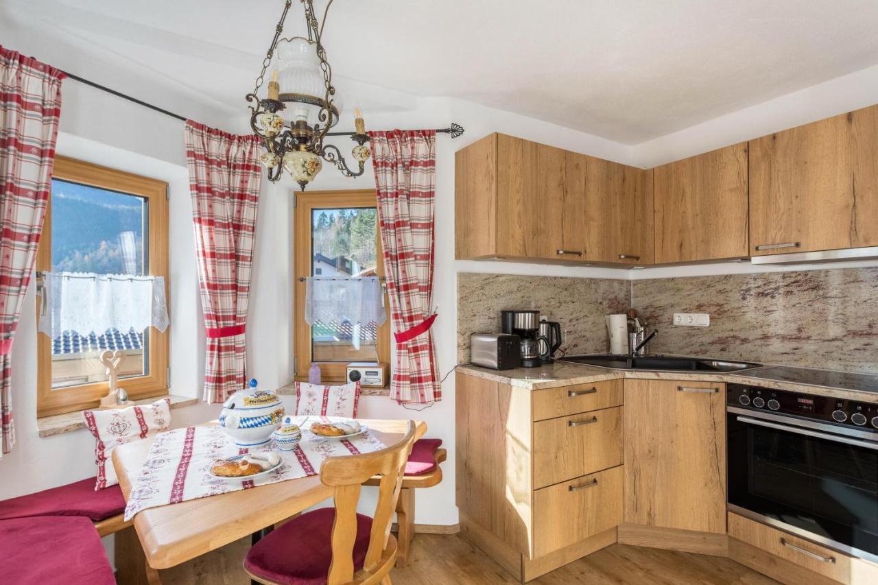 Ferienwohnung Granat มิทเทนวัลด์ ภายนอก รูปภาพ